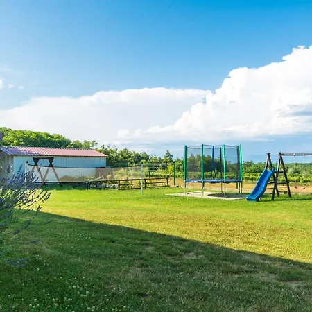 Davorka In Ruzici Mit Grossem Garten Holiday home Ruzici (Sveta Nedelja)